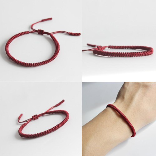 Tibetan knots provide spiritual protection, while fostering inner peace and mental clarity Tibetan knots provide spiritual protection, while fostering inner peace and mental clarity