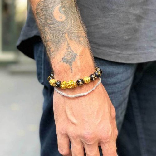 Black Obsidian protects, and Pixiu attracts wealth, prosperity, and good fortune Black Obsidian protects, and Pixiu attracts wealth, prosperity, and good fortune