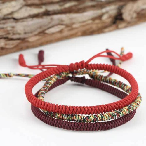 Tibetan knots provide spiritual protection, while fostering inner peace and mental clarity Tibetan knots provide spiritual protection, while fostering inner peace and mental clarity