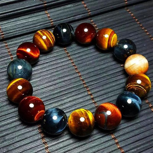 Tiger's Eye attracts wealth, boosts personal power, and the Feng Shui element provides overall protection Tiger's Eye attracts wealth, boosts personal power, and the Feng Shui element provides overall protection