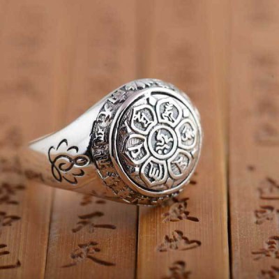 Om Mani Padme Hum Lotus Mantra Ring – Silver, Gold